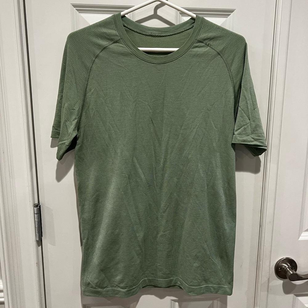 Men's Lululemon Movement is Medicine green crewneck shirt size S
